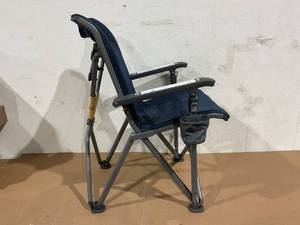 lot 21 image: YETI Trailhead Collapsible Camp Chair, Blue