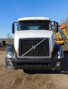 2015 Volvo Semi Tractor
