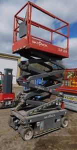 2016 SkyJack SJIII3219 Scissor Lift