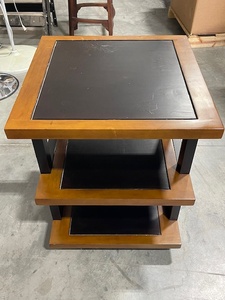 lot 48 image: End Table