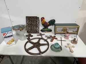 lot 132 image: Home Decor and Vintage
