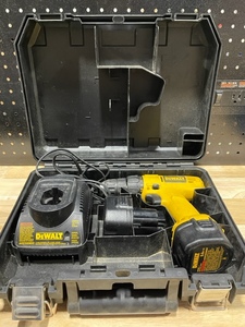 lot 9 image: DeWalt 9.6V Cordless DrillDriver