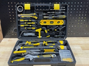 lot 19 image: General Household Tool Set