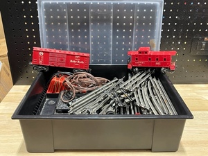lot 27 image: Vintage Train Set
