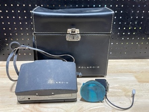lot 33 image: Vintage Polaroid Camera with Case