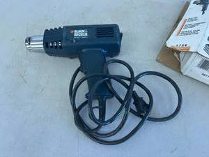 lot 8 image: Black & Decker Heat Gun