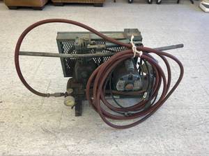 lot 10 image: Rol-Air Air Compressor with Hose