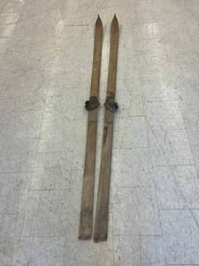 lot 16 image: Antique Wood Snow Skis 