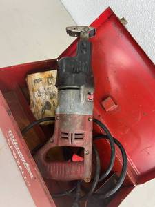 lot 42 image: Milwaukee Sawzall