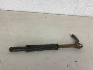 lot 67 image: Nail Puller
