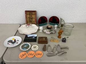 lot 87 image: Mixed Collectibles