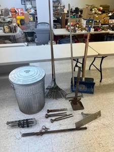 lot 103 image: Garbage Can, Rakes, Car Jack & Tools