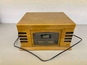 lot 132 image: Crosley Stereo
