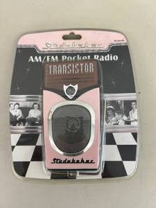 lot 133 image: NOS Studebaker Transistor Radio