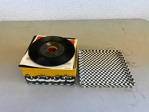 lot 138 image: Box of 45RPM Records