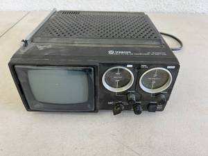 lot 152 image: Portable TVRadio