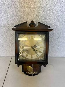 lot 179 image: Vintage Clock
