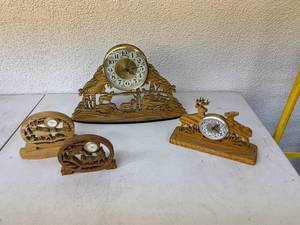 lot 188 image: Clocks