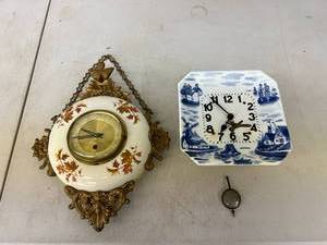 lot 196 image: Vintage Clocks