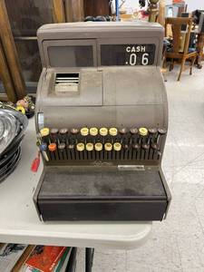 lot 205 image: Cash Register