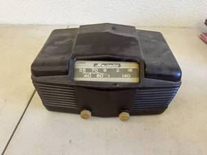 lot 210 image: Majestic Radio