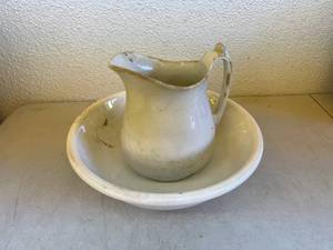 lot 220 image: Stone China Basin & Pitcher
