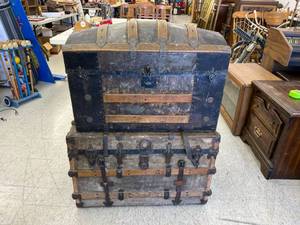 lot 231 image: Trunks