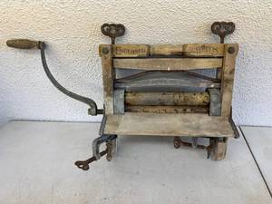 lot 245 image: Vintage Laundry Wringer