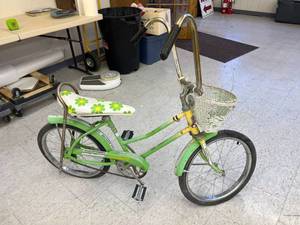 lot 260 image: Banana Seat Bicycle