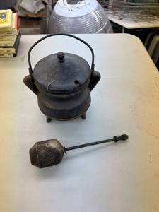 lot 270 image: Cast Iron Fire Starter Smudge Pot With Wand