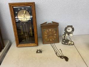 lot 273 image: Clocks