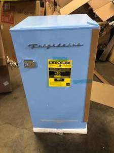 lot 41 image: Frigidaire 3.2 cu. ft. Retro Vintage Compact Mini Fridge in Blue  Customer Returns See Pictures