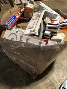 lot 7 image: Gaylord of Assorted Plumbing and Bathroom Items Various Models and Conditions Customer Returns See Pictures