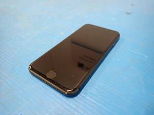 Apple&nbspiphone 8 A1863  64GB of storage  Cellular Carrier Unlocked  Includes Charging Cable &nbspBack cracked. Front scratched