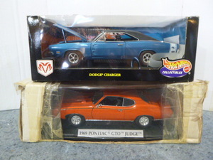 2 Die-Cast Muscle Cars