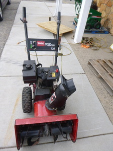Toro Power Throw 724 Snowblower