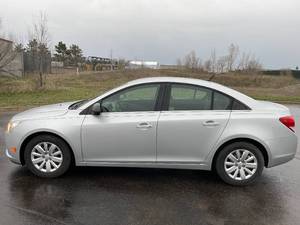 2011 Chevrolet Cruze LS - 81,696 MILES