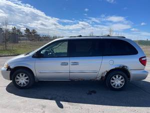 2005 Chrysler Town And Country Touring