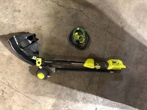 RYOBI 40V Expand-It Cordless Battery Attachment Capable String Trimmer (Tool Only)  Customer Returns See Pictures