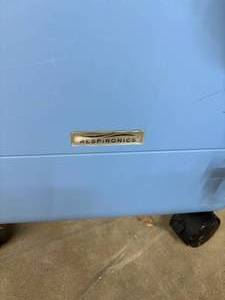 lot 56 image: MSRP $2000 Respironics Everflo Q Ultra-quiet Stationary 5 LPM (Liters Per Minute) Oxygen Concentrator With Opi (Oxygen Percentage Indicator (OPI) - alarm that sounds when oxygen levels fall below 70%) - Great Working Condition