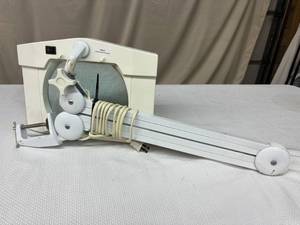 lot 19 image: &nbspAdjustable Magnifier Magnifying Glass Dual Lamp Light With Tabletop Desk Attachment - Works Great