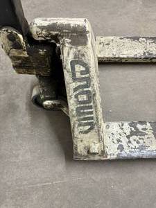 lot 41 image: Crown 27 x 41 Industrial Hand Pallet Jack Mini - Good Working Condition