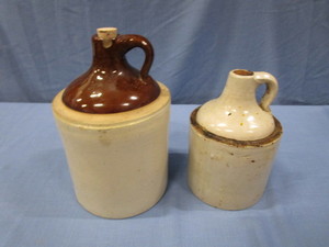 lot 14 image: Crockery Shoulder Jugs