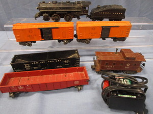 lot 16 image: Lionel O-Gauge Train Set