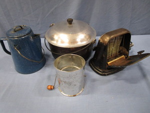 lot 40 image: Vintage Kitchenwares