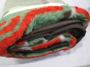 lot 43 image: Plaid Blanket