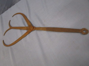 lot 55 image: Antique Double Caliper