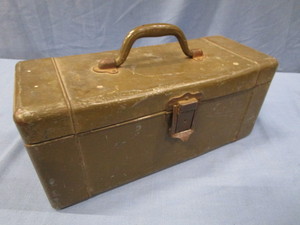 lot 57 image: Vintage Outing Tackle Box With Lures