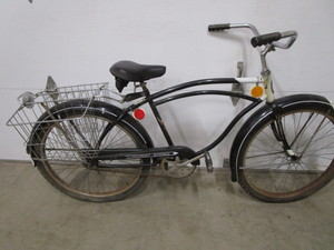 lot 101 image: Columbia Newsboy Special Bicycle