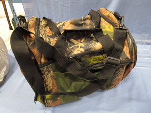 lot 69 image: New Camo Bag